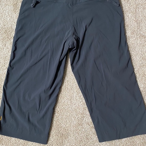 Lucy Women’s Dark Gray Athletic Cropped Pant - Picture 7 of 8